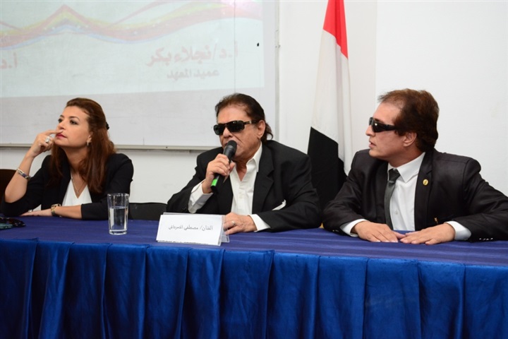 بالصور.. إحدى الجامعات الخاصة تمنح الدكتوراه الفخرية لمجموعة من نجوم الفن والإعلام بالصور.. إحدى الجامعات الخاصة تمنح الدكتوراه الفخرية لمجموعة من نجوم الفن والإعلام