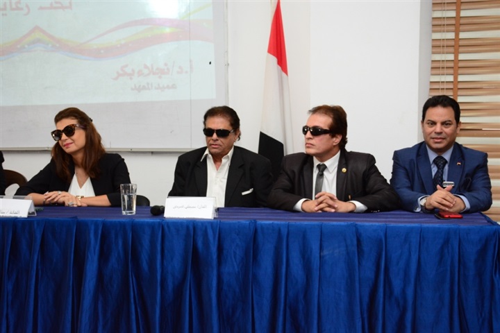 بالصور.. إحدى الجامعات الخاصة تمنح الدكتوراه الفخرية لمجموعة من نجوم الفن والإعلام بالصور.. إحدى الجامعات الخاصة تمنح الدكتوراه الفخرية لمجموعة من نجوم الفن والإعلام