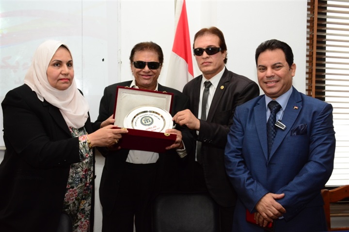 بالصور.. إحدى الجامعات الخاصة تمنح الدكتوراه الفخرية لمجموعة من نجوم الفن والإعلام بالصور.. إحدى الجامعات الخاصة تمنح الدكتوراه الفخرية لمجموعة من نجوم الفن والإعلام