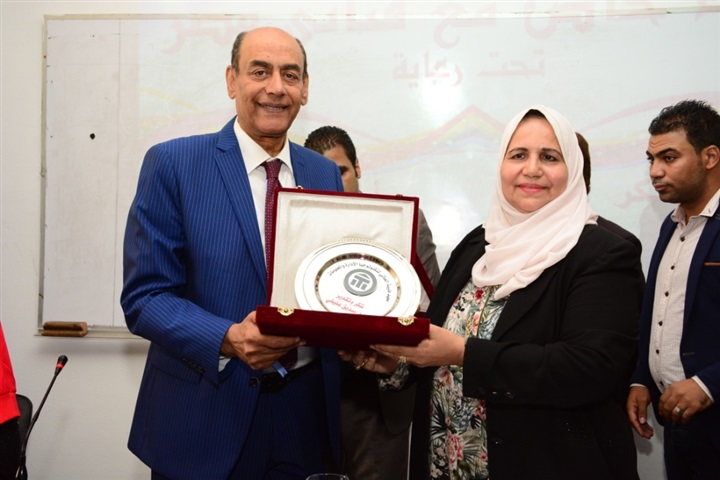 بالصور.. إحدى الجامعات الخاصة تمنح الدكتوراه الفخرية لمجموعة من نجوم الفن والإعلام بالصور.. إحدى الجامعات الخاصة تمنح الدكتوراه الفخرية لمجموعة من نجوم الفن والإعلام