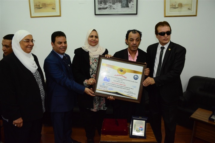 بالصور.. إحدى الجامعات الخاصة تمنح الدكتوراه الفخرية لمجموعة من نجوم الفن والإعلام بالصور.. إحدى الجامعات الخاصة تمنح الدكتوراه الفخرية لمجموعة من نجوم الفن والإعلام