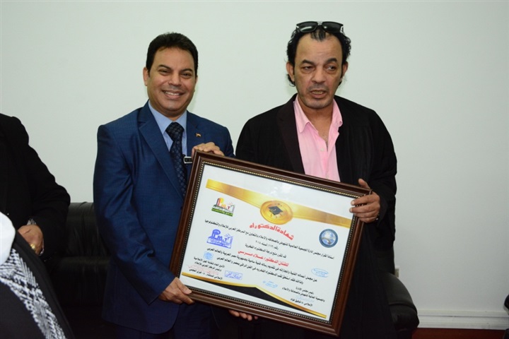 بالصور.. إحدى الجامعات الخاصة تمنح الدكتوراه الفخرية لمجموعة من نجوم الفن والإعلام بالصور.. إحدى الجامعات الخاصة تمنح الدكتوراه الفخرية لمجموعة من نجوم الفن والإعلام