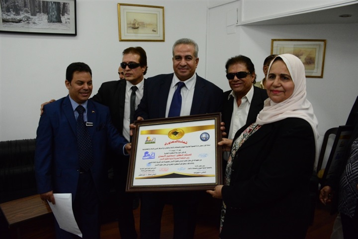 بالصور.. إحدى الجامعات الخاصة تمنح الدكتوراه الفخرية لمجموعة من نجوم الفن والإعلام بالصور.. إحدى الجامعات الخاصة تمنح الدكتوراه الفخرية لمجموعة من نجوم الفن والإعلام