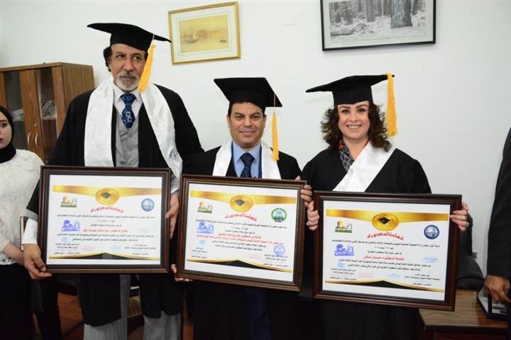بالصور.. إحدى الجامعات الخاصة تمنح الدكتوراه الفخرية لمجموعة من نجوم الفن والإعلام بالصور.. إحدى الجامعات الخاصة تمنح الدكتوراه الفخرية لمجموعة من نجوم الفن والإعلام