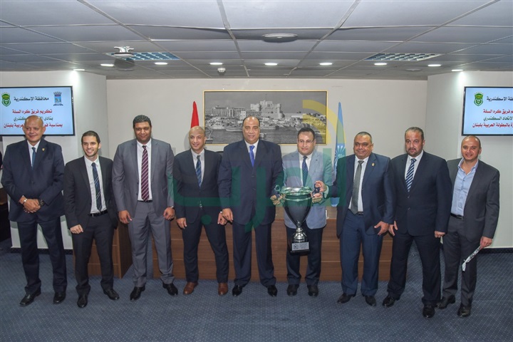 محافظ الإسكندرية يكرم لاعبي فريق كرة السلة بنادي الإتحاد السكندري لفوزه في البطولة العربية بلبنان