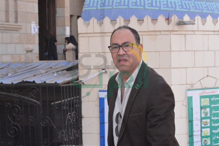 بالصور.. الفيشاوي وسهير رمزي وأسرة محمود ياسمين في جنازة بدر تيسير بالصور.. الفيشاوي وسهير رمزي وأسرة محمود ياسمين في جنازة بدر تيسير