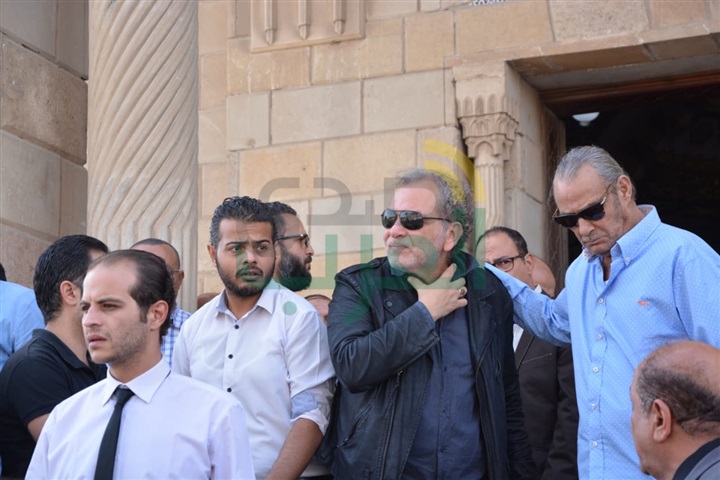 بالصور.. الفيشاوي وسهير رمزي وأسرة محمود ياسمين في جنازة بدر تيسير بالصور.. الفيشاوي وسهير رمزي وأسرة محمود ياسمين في جنازة بدر تيسير