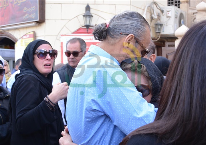 بالصور.. الفيشاوي وسهير رمزي وأسرة محمود ياسمين في جنازة بدر تيسير بالصور.. الفيشاوي وسهير رمزي وأسرة محمود ياسمين في جنازة بدر تيسير
