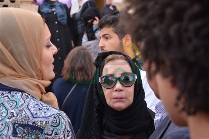 بالصور.. الفيشاوي وسهير رمزي وأسرة محمود ياسمين في جنازة بدر تيسير بالصور.. الفيشاوي وسهير رمزي وأسرة محمود ياسمين في جنازة بدر تيسير