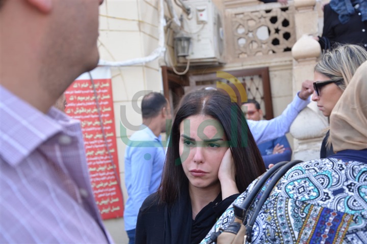 بالصور.. الفيشاوي وسهير رمزي وأسرة محمود ياسمين في جنازة بدر تيسير بالصور.. الفيشاوي وسهير رمزي وأسرة محمود ياسمين في جنازة بدر تيسير