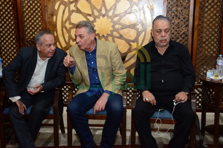 بالصور.. نجوم الفن يتوافدون على عزاء "بدر تيسير" بالصور.. نجوم الفن يتوافدون على عزاء "بدر تيسير"