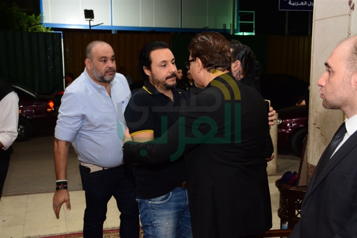 بالصور.. نجوم الفن يتوافدون على عزاء "بدر تيسير" بالصور.. نجوم الفن يتوافدون على عزاء "بدر تيسير"