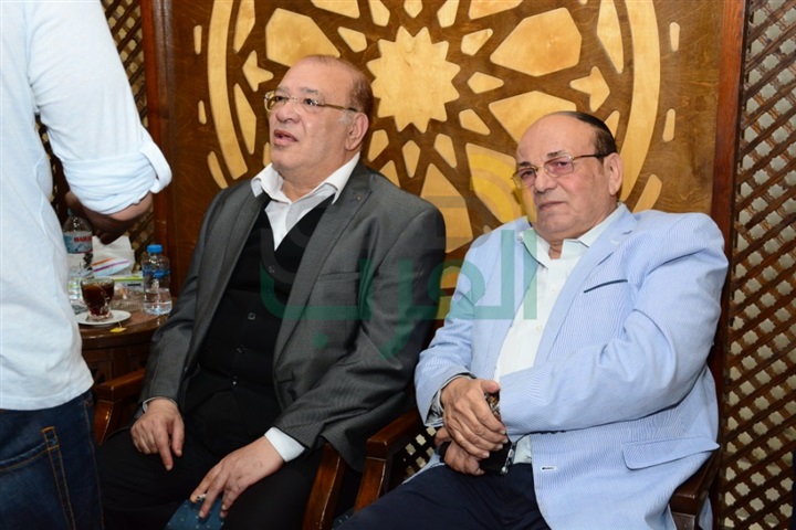 بالصور.. نجوم الفن يتوافدون على عزاء "بدر تيسير" بالصور.. نجوم الفن يتوافدون على عزاء "بدر تيسير"