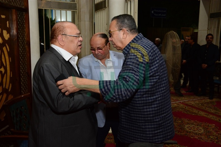 بالصور.. نجوم الفن يتوافدون على عزاء "بدر تيسير" بالصور.. نجوم الفن يتوافدون على عزاء "بدر تيسير"