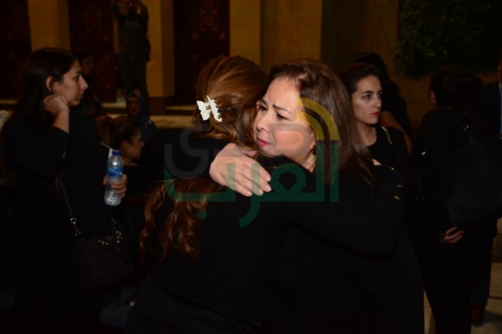 بالصور.. نجوم الفن يتوافدون على عزاء "بدر تيسير" بالصور.. نجوم الفن يتوافدون على عزاء "بدر تيسير"