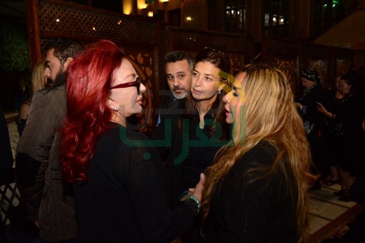 بالصور.. نجوم الفن يتوافدون على عزاء "بدر تيسير" بالصور.. نجوم الفن يتوافدون على عزاء "بدر تيسير"