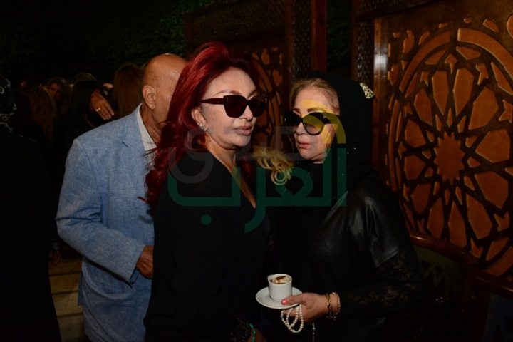 بالصور.. نجوم الفن يتوافدون على عزاء "بدر تيسير" بالصور.. نجوم الفن يتوافدون على عزاء "بدر تيسير"