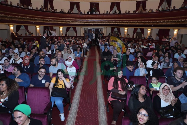 بالصور.. أشرف عبد الباقي يرفع لافتة "كامل العدد" لمسرحيته الجديدة بالصور.. أشرف عبد الباقي يرفع لافتة "كامل العدد" لمسرحيته الجديدة