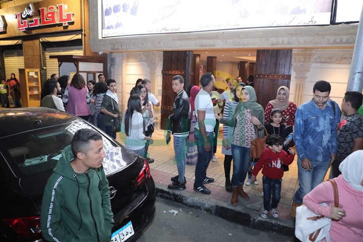 بالصور.. أشرف عبد الباقي يرفع لافتة "كامل العدد" لمسرحيته الجديدة بالصور.. أشرف عبد الباقي يرفع لافتة "كامل العدد" لمسرحيته الجديدة