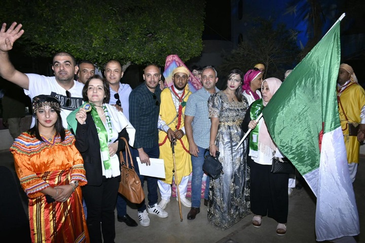بالصور.. حفل ختام مهرجان الفنون والفولكلور الأفروصيني بدار المدرعات بالصور.. حفل ختام مهرجان الفنون والفولكلور الأفروصيني بدار المدرعات