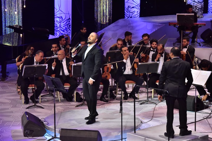 بالصور.. رامي عياش يشعل افتتاحية حفله بمهرحان الموسيقى الغربية بمكس"بلادي" و" الله عليكي يا مصر" بالصور.. رامي عياش يشعل افتتاحية حفله بمهرحان الموسيقى الغربية بمكس"بلادي" و" الله عليكي يا مصر"