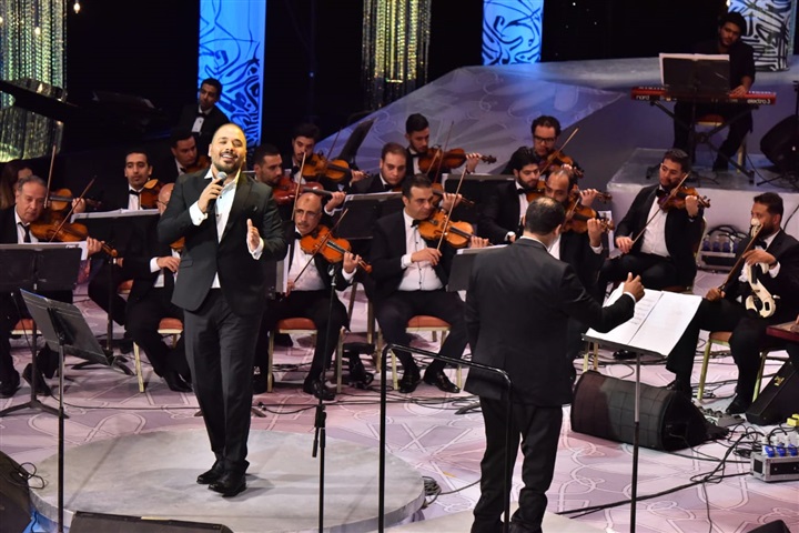 بالصور.. رامي عياش يشعل افتتاحية حفله بمهرحان الموسيقى الغربية بمكس"بلادي" و" الله عليكي يا مصر" بالصور.. رامي عياش يشعل افتتاحية حفله بمهرحان الموسيقى الغربية بمكس"بلادي" و" الله عليكي يا مصر"