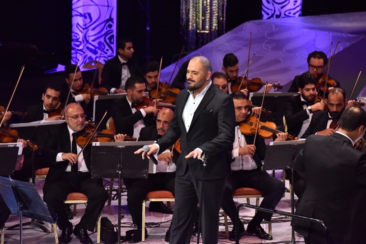 بالصور.. رامي عياش يشعل افتتاحية حفله بمهرحان الموسيقى الغربية بمكس"بلادي" و" الله عليكي يا مصر" بالصور.. رامي عياش يشعل افتتاحية حفله بمهرحان الموسيقى الغربية بمكس"بلادي" و" الله عليكي يا مصر"