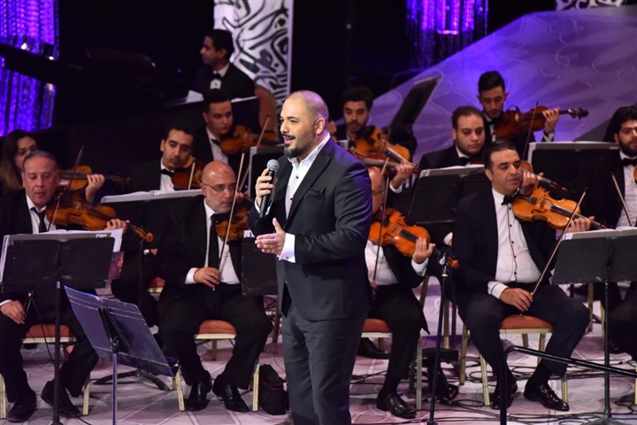 بالصور.. رامي عياش يشعل افتتاحية حفله بمهرحان الموسيقى الغربية بمكس"بلادي" و" الله عليكي يا مصر" بالصور.. رامي عياش يشعل افتتاحية حفله بمهرحان الموسيقى الغربية بمكس"بلادي" و" الله عليكي يا مصر"