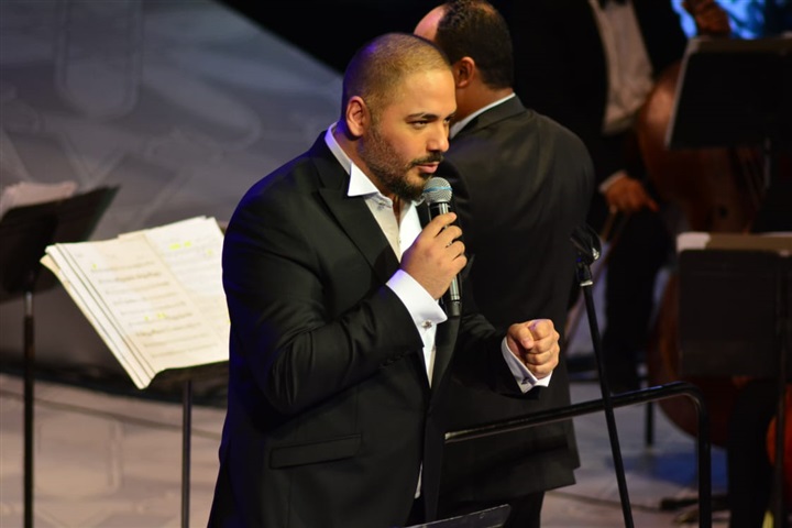 بالصور.. رامي عياش يشعل افتتاحية حفله بمهرحان الموسيقى الغربية بمكس"بلادي" و" الله عليكي يا مصر" بالصور.. رامي عياش يشعل افتتاحية حفله بمهرحان الموسيقى الغربية بمكس"بلادي" و" الله عليكي يا مصر"