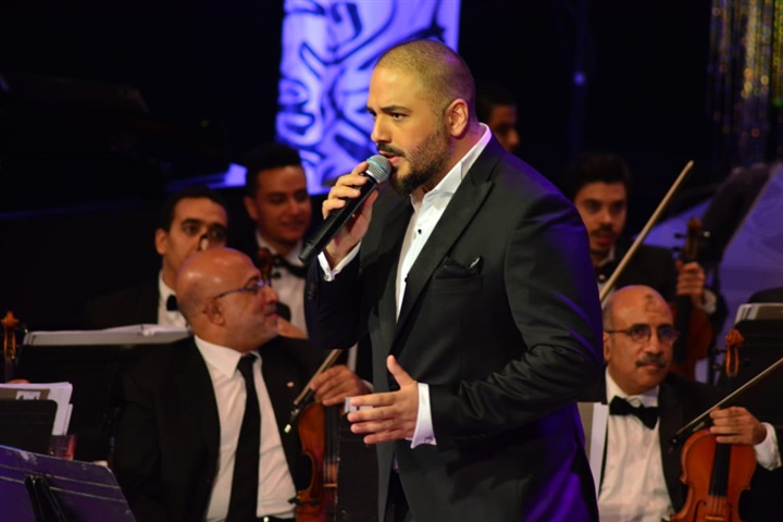 بالصور.. رامي عياش يشعل افتتاحية حفله بمهرحان الموسيقى الغربية بمكس"بلادي" و" الله عليكي يا مصر" بالصور.. رامي عياش يشعل افتتاحية حفله بمهرحان الموسيقى الغربية بمكس"بلادي" و" الله عليكي يا مصر"
