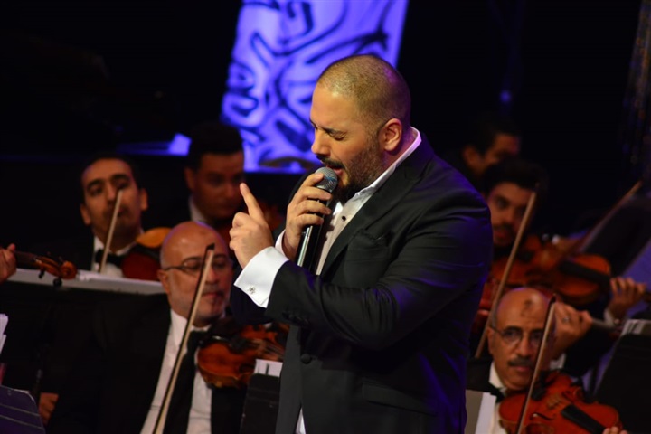 بالصور.. رامي عياش يشعل افتتاحية حفله بمهرحان الموسيقى الغربية بمكس"بلادي" و" الله عليكي يا مصر" بالصور.. رامي عياش يشعل افتتاحية حفله بمهرحان الموسيقى الغربية بمكس"بلادي" و" الله عليكي يا مصر"
