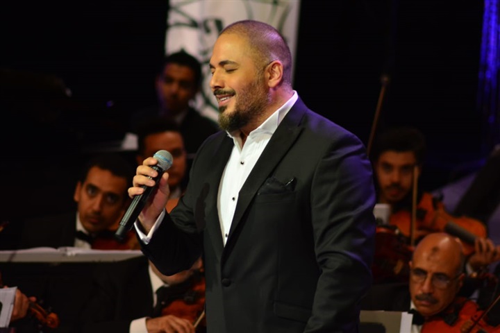 بالصور.. رامي عياش يشعل افتتاحية حفله بمهرحان الموسيقى الغربية بمكس"بلادي" و" الله عليكي يا مصر" بالصور.. رامي عياش يشعل افتتاحية حفله بمهرحان الموسيقى الغربية بمكس"بلادي" و" الله عليكي يا مصر"