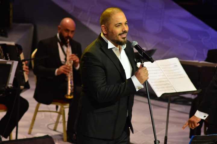 بالصور.. رامي عياش يشعل افتتاحية حفله بمهرحان الموسيقى الغربية بمكس"بلادي" و" الله عليكي يا مصر" بالصور.. رامي عياش يشعل افتتاحية حفله بمهرحان الموسيقى الغربية بمكس"بلادي" و" الله عليكي يا مصر"