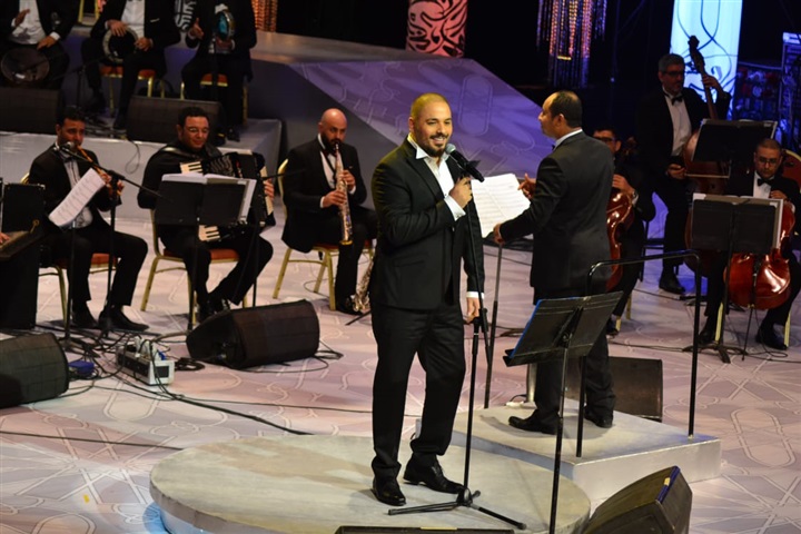 بالصور.. رامي عياش يشعل افتتاحية حفله بمهرحان الموسيقى الغربية بمكس"بلادي" و" الله عليكي يا مصر" بالصور.. رامي عياش يشعل افتتاحية حفله بمهرحان الموسيقى الغربية بمكس"بلادي" و" الله عليكي يا مصر"