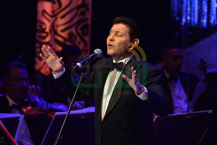 بالصور.. هاني شاكر يبدع في الليلة الثامنة من فعاليات مهرجان الموسيقى العربية
