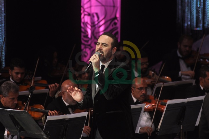 وائل جسار يفتتح حفل الأوبرا بأغنية بحبك يا مصر وائل جسار يفتتح حفل الأوبرا بأغنية بحبك يا مصر