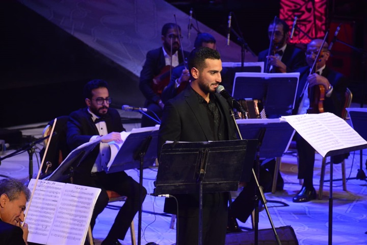 بالصور.. محمد الشرنوبي يبدع في الليلة العاشرة من فعاليات مهرجان الموسيقى العربية بالصور.. محمد الشرنوبي يبدع في الليلة العاشرة من فعاليات مهرجان الموسيقى العربية
