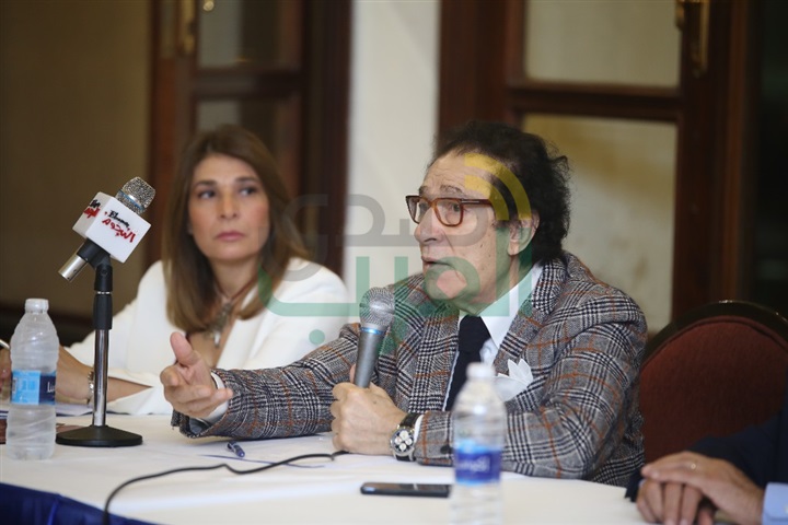 بدء ندوة فاروق حسني لصالون احسان عبدالقدوس بدء ندوة فاروق حسني لصالون احسان عبدالقدوس