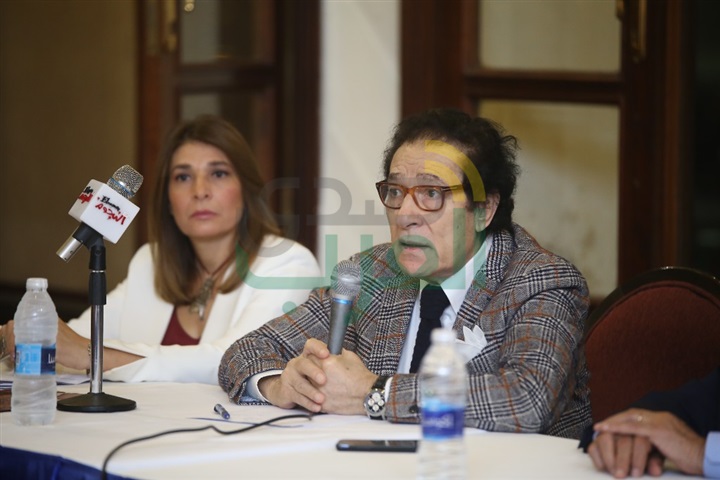 بدء ندوة فاروق حسني لصالون احسان عبدالقدوس بدء ندوة فاروق حسني لصالون احسان عبدالقدوس