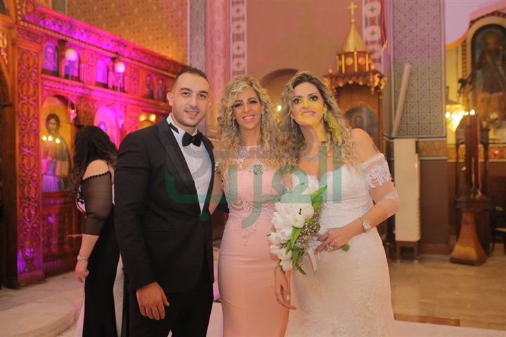 بالصور.. نجوم الفن والأغنية والمشاهير يحتفلون بزفاف "ميرا وبيتر" بالصور.. نجوم الفن والأغنية والمشاهير يحتفلون بزفاف "ميرا وبيتر"