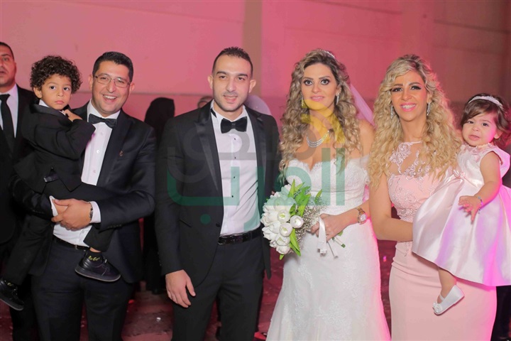 بالصور.. نجوم الفن والأغنية والمشاهير يحتفلون بزفاف "ميرا وبيتر" بالصور.. نجوم الفن والأغنية والمشاهير يحتفلون بزفاف "ميرا وبيتر"