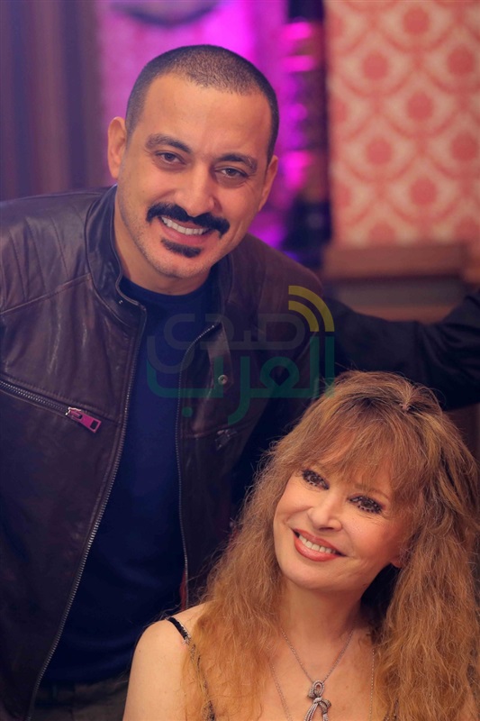 بالصور.. نجوم الفن والأغنية والمشاهير يحتفلون بزفاف "ميرا وبيتر" بالصور.. نجوم الفن والأغنية والمشاهير يحتفلون بزفاف "ميرا وبيتر"