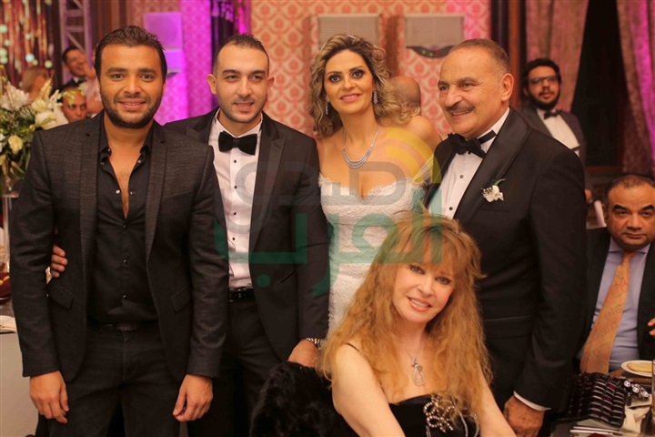 بالصور.. نجوم الفن والأغنية والمشاهير يحتفلون بزفاف "ميرا وبيتر" بالصور.. نجوم الفن والأغنية والمشاهير يحتفلون بزفاف "ميرا وبيتر"