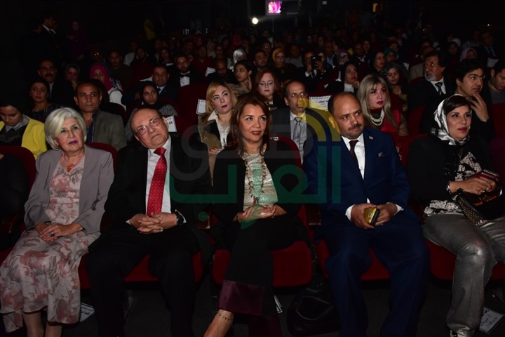 بالصور.. تكريم نجوم الفن والصحافة والمجتمع في مهرجان "بالشباب تحيا الأمم" بدورته الثانية بالصور.. تكريم نجوم الفن والصحافة والمجتمع في مهرجان "بالشباب تحيا الأمم" بدورته الثانية