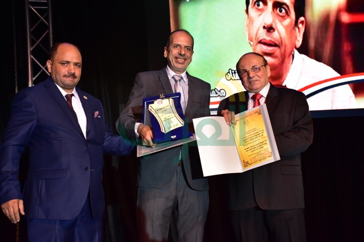 بالصور.. تكريم نجوم الفن والصحافة والمجتمع في مهرجان "بالشباب تحيا الأمم" بدورته الثانية بالصور.. تكريم نجوم الفن والصحافة والمجتمع في مهرجان "بالشباب تحيا الأمم" بدورته الثانية