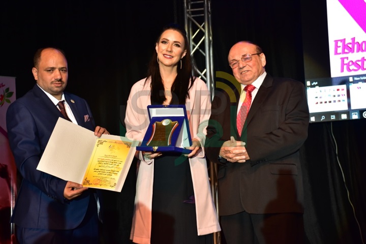 بالصور.. تكريم نجوم الفن والصحافة والمجتمع في مهرجان "بالشباب تحيا الأمم" بدورته الثانية بالصور.. تكريم نجوم الفن والصحافة والمجتمع في مهرجان "بالشباب تحيا الأمم" بدورته الثانية