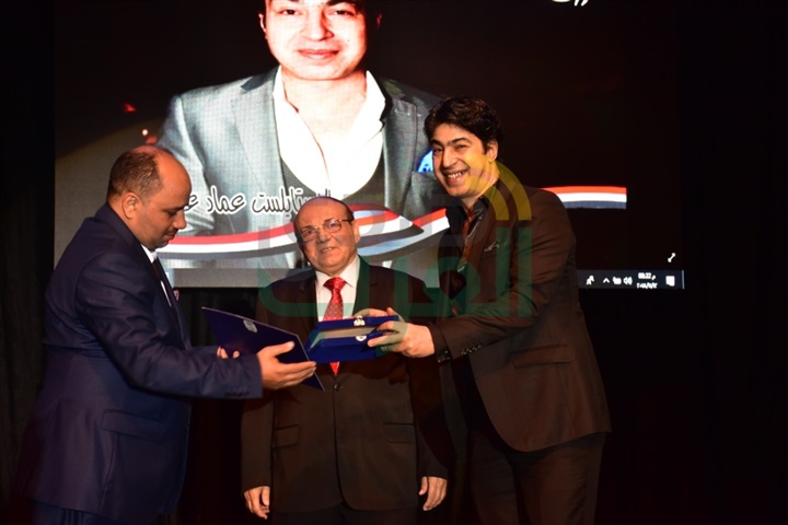 بالصور.. تكريم نجوم الفن والصحافة والمجتمع في مهرجان "بالشباب تحيا الأمم" بدورته الثانية بالصور.. تكريم نجوم الفن والصحافة والمجتمع في مهرجان "بالشباب تحيا الأمم" بدورته الثانية