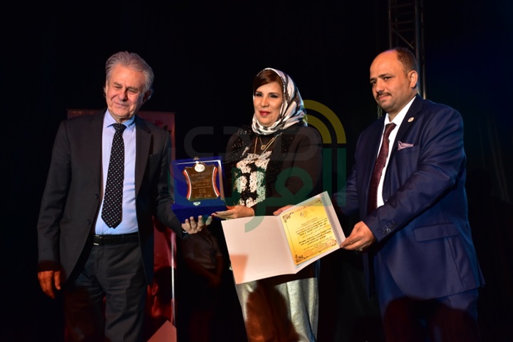 بالصور.. تكريم نجوم الفن والصحافة والمجتمع في مهرجان "بالشباب تحيا الأمم" بدورته الثانية بالصور.. تكريم نجوم الفن والصحافة والمجتمع في مهرجان "بالشباب تحيا الأمم" بدورته الثانية