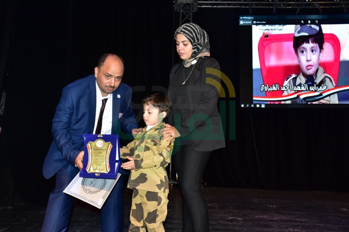 بالصور.. تكريم نجوم الفن والصحافة والمجتمع في مهرجان "بالشباب تحيا الأمم" بدورته الثانية بالصور.. تكريم نجوم الفن والصحافة والمجتمع في مهرجان "بالشباب تحيا الأمم" بدورته الثانية