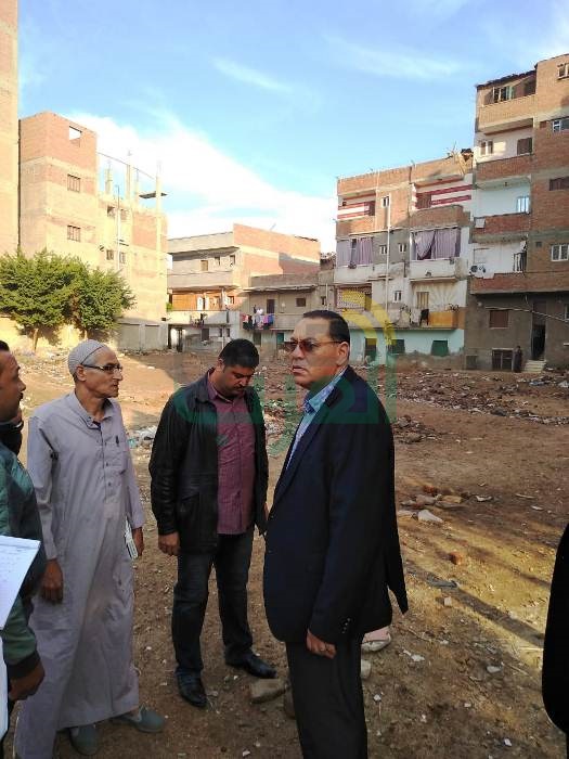 زيارة مفاجئة لمحافظ الشرقية بكفر الحمام لمتابعة أعمال الصرف الصحي والتعليم والنظافة